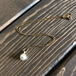 Pearl Pendant Necklace